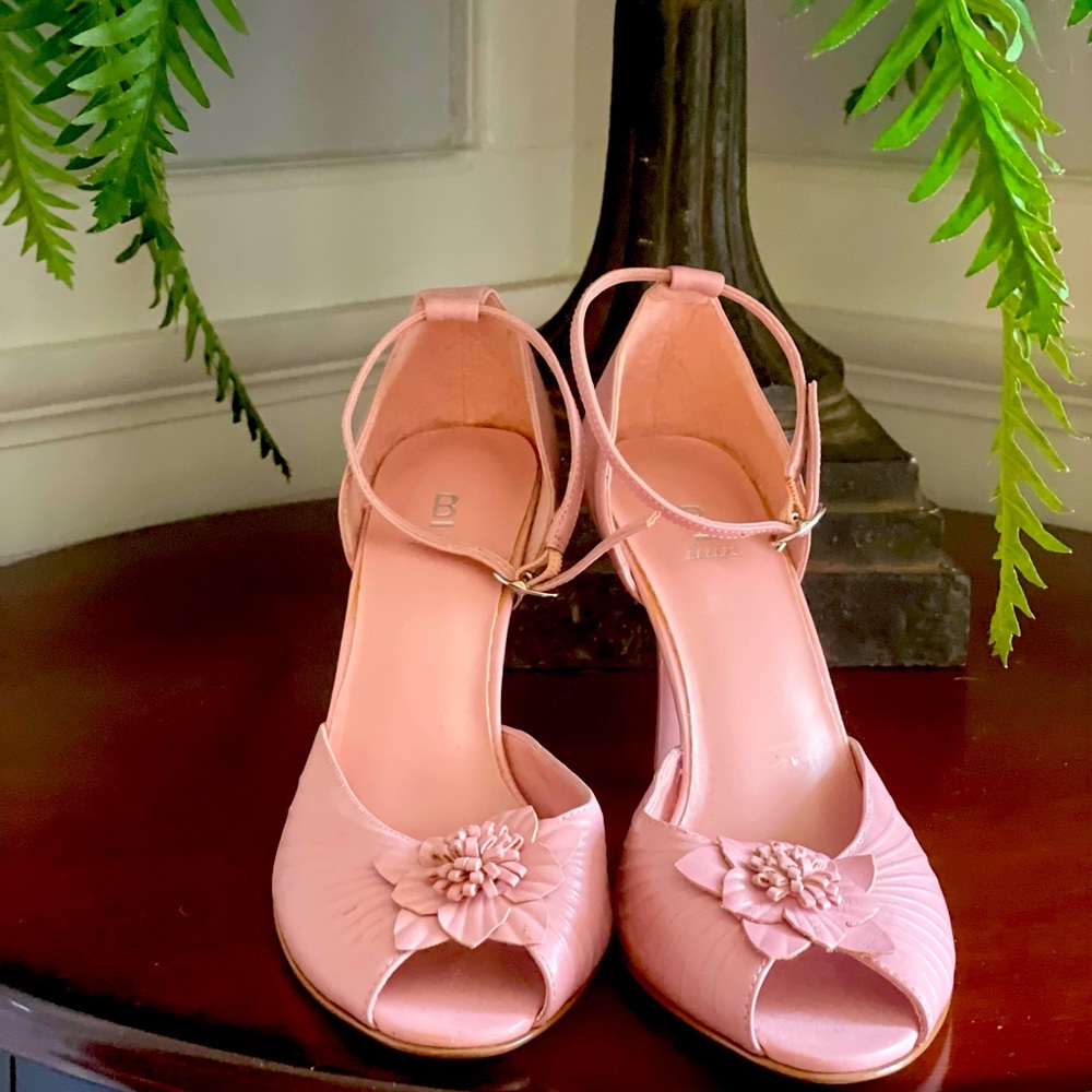 Pastel pink open toe shoes